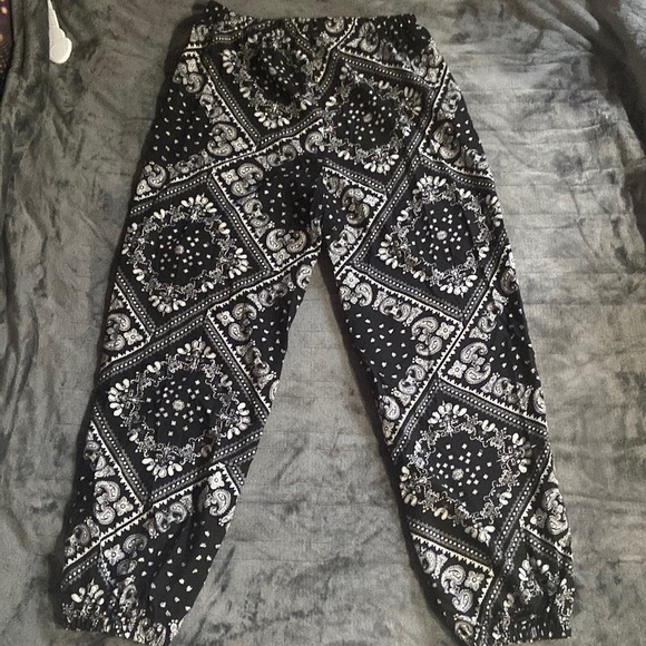 Shein: black and white bandana print pants - Picture 1 of 1